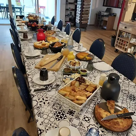 Et Table D'hotes Les Gones